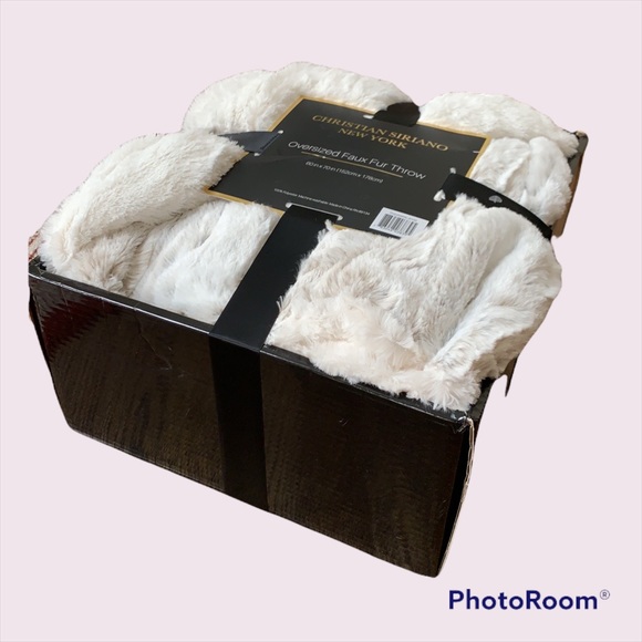 Christian Siriano Faux Fur Snow Leopard Throw with Gift Box - Picture 2 of 2